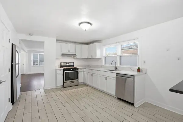 8047 45th PL, Lyons, IL 60534