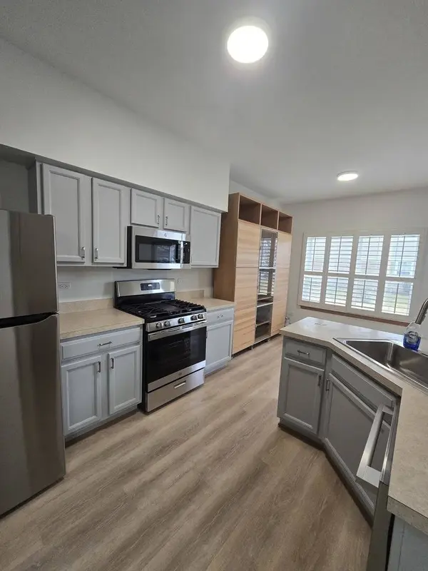 4135 Oak Tree LN #4135, Plainfield, IL 60586