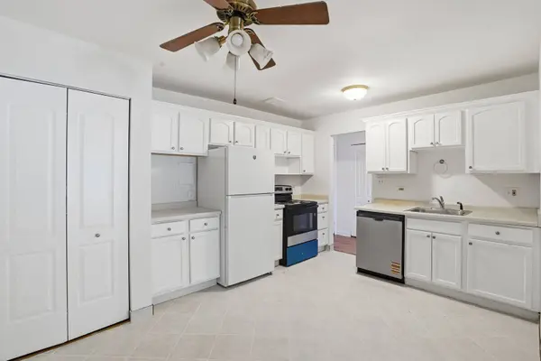 7413 Brookdale Drive #212, Darien, IL 60561