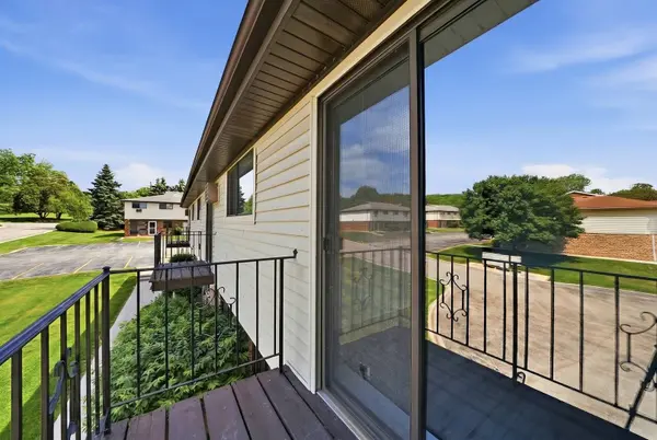 125 Willows Edge CT #C, Willow Springs, IL 60480