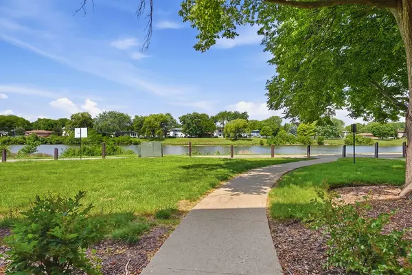 332 KLEIN CREEK CT #C, Carol Stream, IL 60188