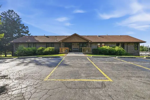 8265 S Archer AVE, Willow Springs, IL 60480