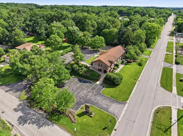 8265 S Archer AVE, Willow Springs, IL 60480