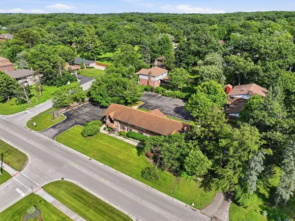 8265 S Archer AVE, Willow Springs, IL 60480