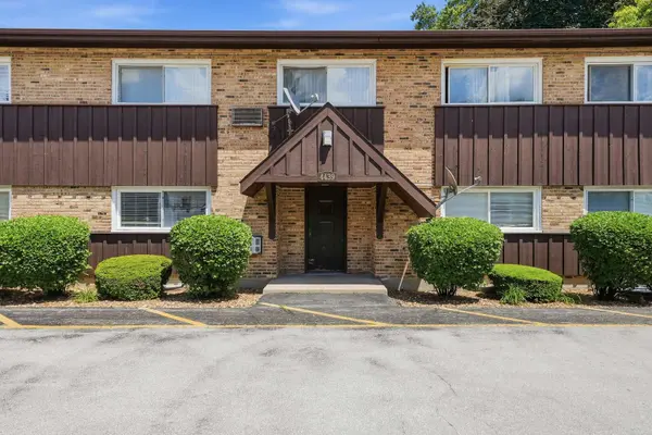4439 Arbor CIR #1, Downers Grove, IL 60515