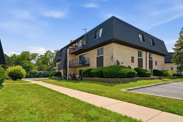11123 S 84th AVE #2B, Palos Hills, IL 60465