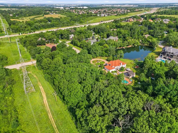 1365 Gordon LN, Lemont, IL 60439