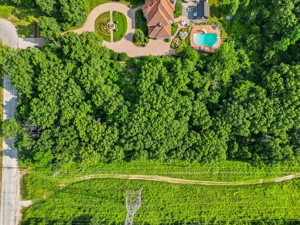 1365 Gordon LN, Lemont, IL 60439