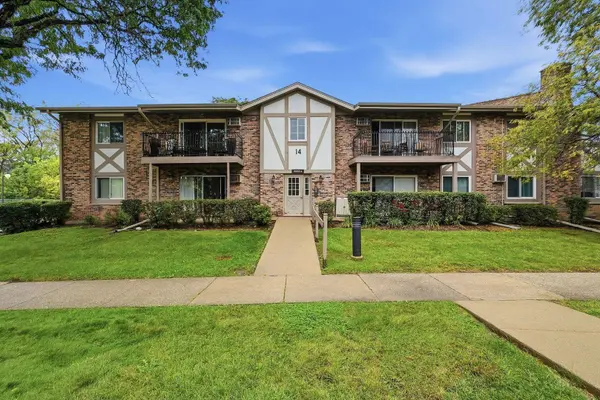 9S110 Lake DR #104