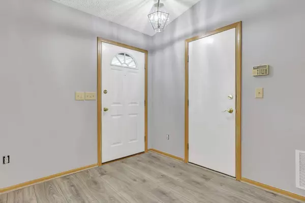 7050 Weurful Drive, Canal Winchester, OH 43110