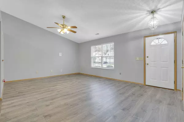 7050 Weurful Drive, Canal Winchester, OH 43110