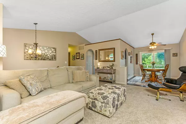 6165 Bay Brook Drive, Canal Winchester, OH 43110