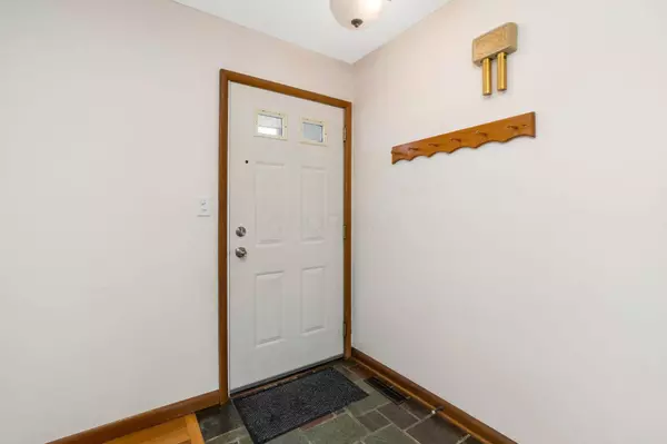 280 Woodsview Drive, Canal Winchester, OH 43110