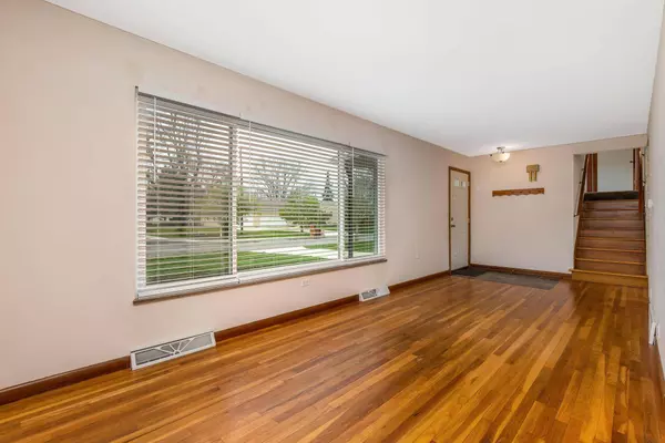 280 Woodsview Drive, Canal Winchester, OH 43110