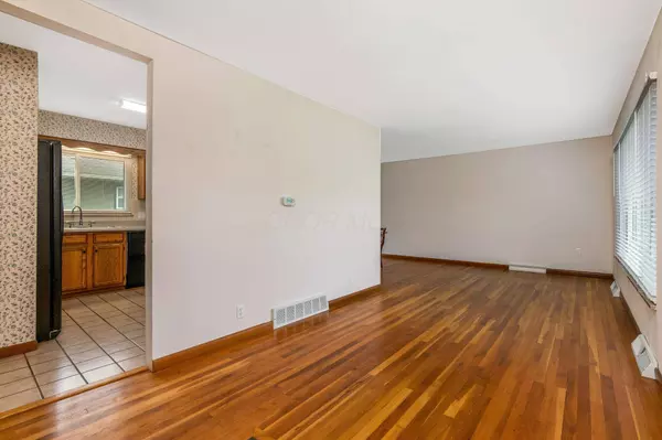 280 Woodsview Drive, Canal Winchester, OH 43110