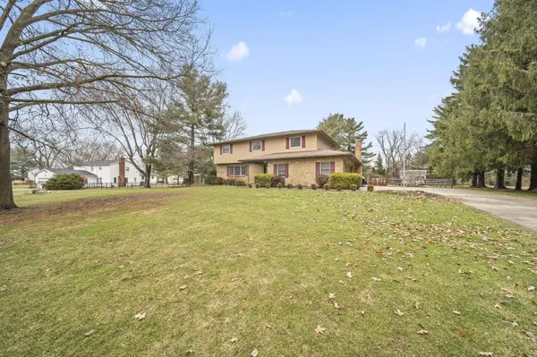 8914 Stonehenge Drive, Pickerington, OH 43147