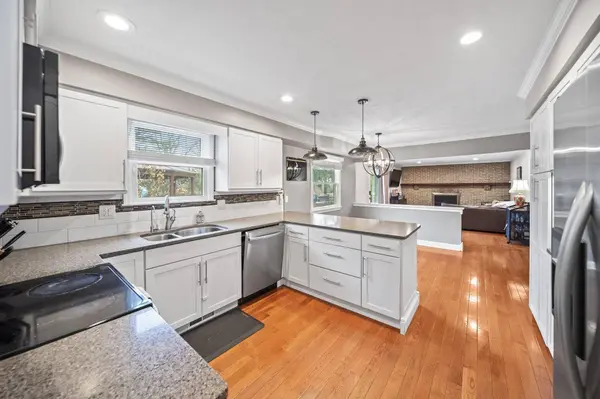 8914 Stonehenge Drive, Pickerington, OH 43147