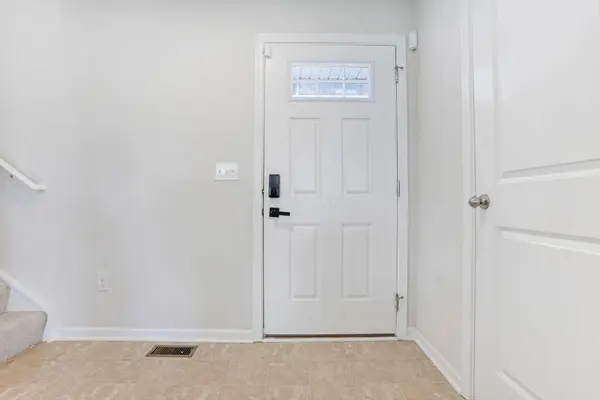 8521 Erie Loop, Canal Winchester, OH 43110
