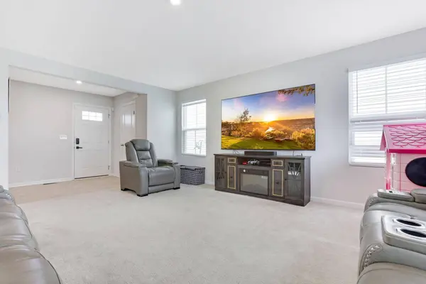 8521 Erie Loop, Canal Winchester, OH 43110