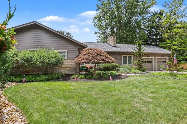 305 Woodsview Drive, Canal Winchester, OH 43110