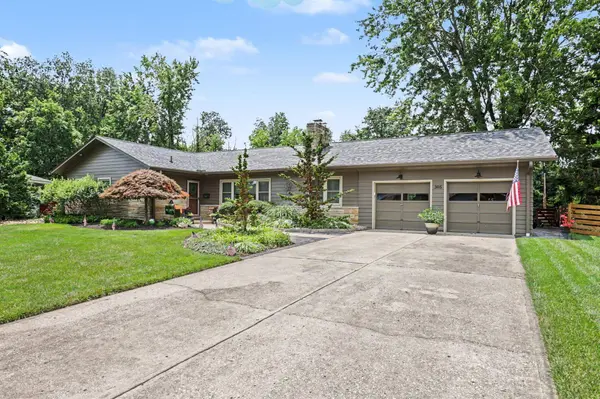 305 Woodsview Drive, Canal Winchester, OH 43110