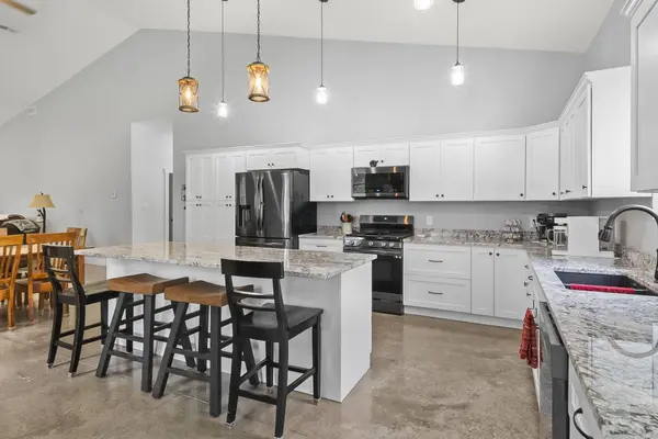 11691 Cherry Lane, Baltimore, OH 43105