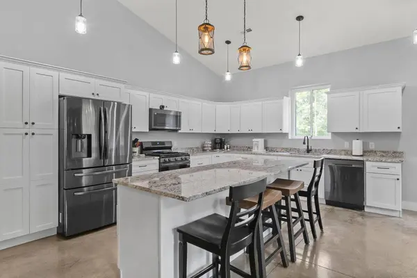 11691 Cherry Lane, Baltimore, OH 43105