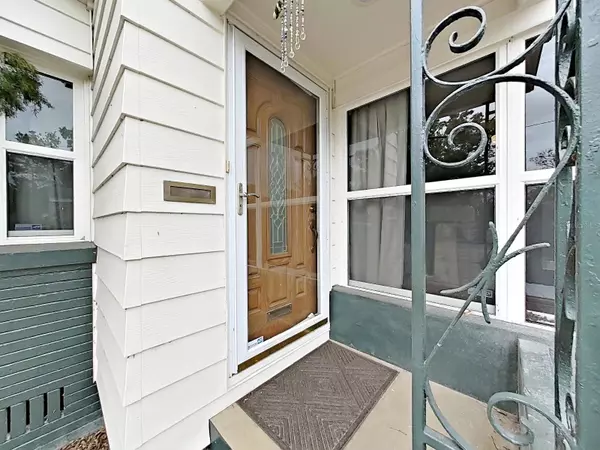 235 38TH ST S, St Petersburg, FL 33704