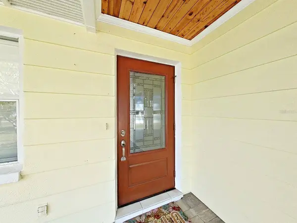 11876 WALKER AVE, Seminole, FL 33772