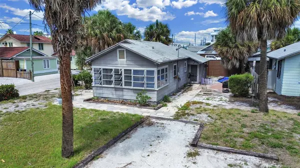 130 90TH AVE, Treasure Island, FL 33706