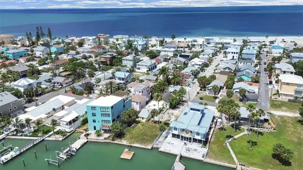 130 90TH AVE, Treasure Island, FL 33706