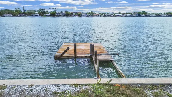 201 90TH AVE, Treasure Island, FL 33706