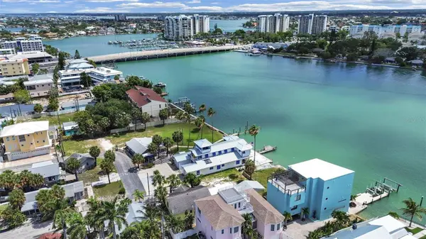 201 90TH AVE, Treasure Island, FL 33706
