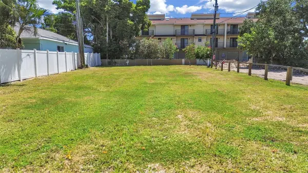 140 92ND AVE, Treasure Island, FL 33706