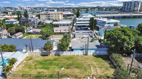 140 92ND AVE, Treasure Island, FL 33706