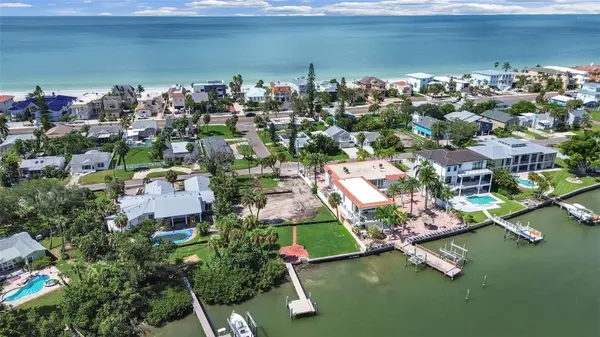 15601 REDINGTON DR, Redington Beach, FL 33708