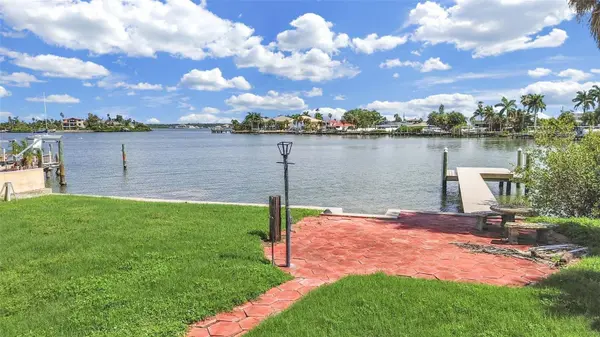 15601 REDINGTON DR, Redington Beach, FL 33708