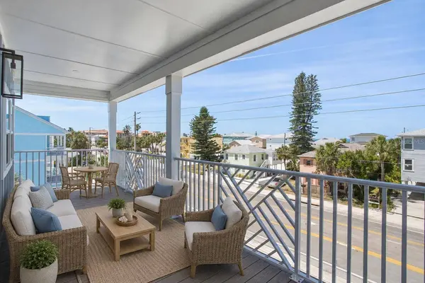 140 92ND AVE, Treasure Island, FL 33706