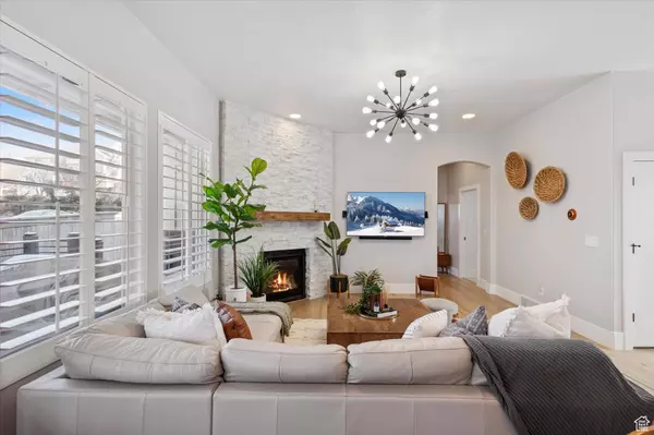 2321 E JOHN HOLLADAY CT S, Holladay, UT 84117