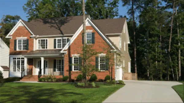 Best Houston Suburbs to Buy a Home in 2026