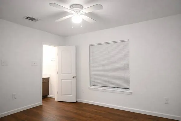 916 Parkway ST, Baytown, TX 77520