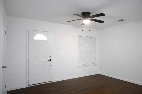 916 Parkway ST, Baytown, TX 77520