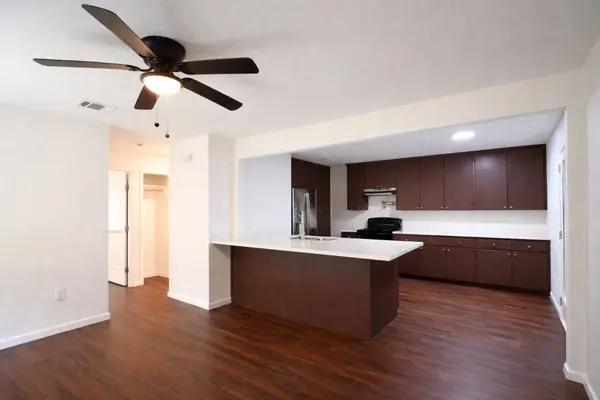 916 Parkway ST, Baytown, TX 77520