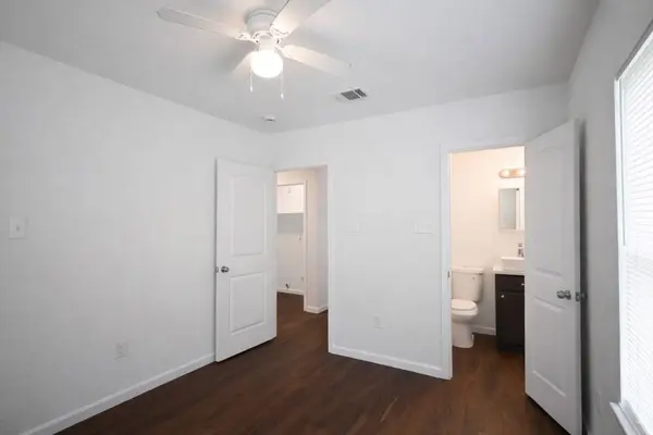 916 Parkway ST, Baytown, TX 77520