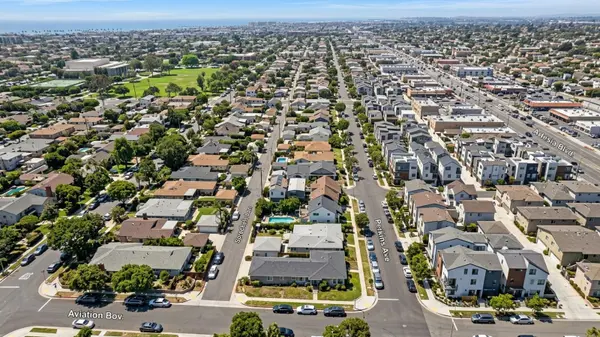 Living in the El Nido Neighborhood of Redondo Beach, CA,Clara Baum