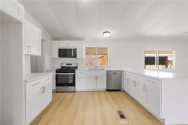 22838 Bear Valley RD #106, Apple Valley, CA 92308