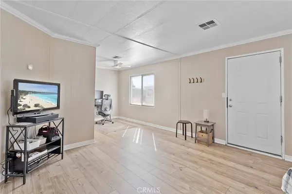 22838 Bear Valley #64, Apple Valley, CA 92308
