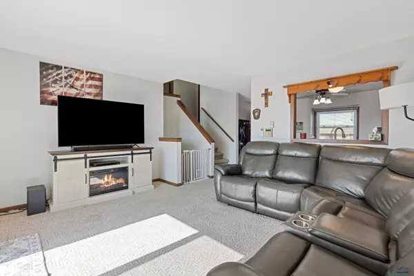 4733 E Elmwood Ct, Blackhawk, SD 57718