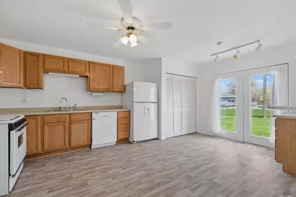 1314 Downing St, Rapid City, SD 57701-4272