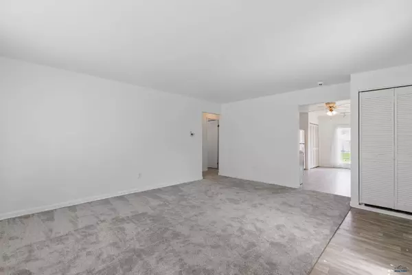 1314 Downing St, Rapid City, SD 57701-4272